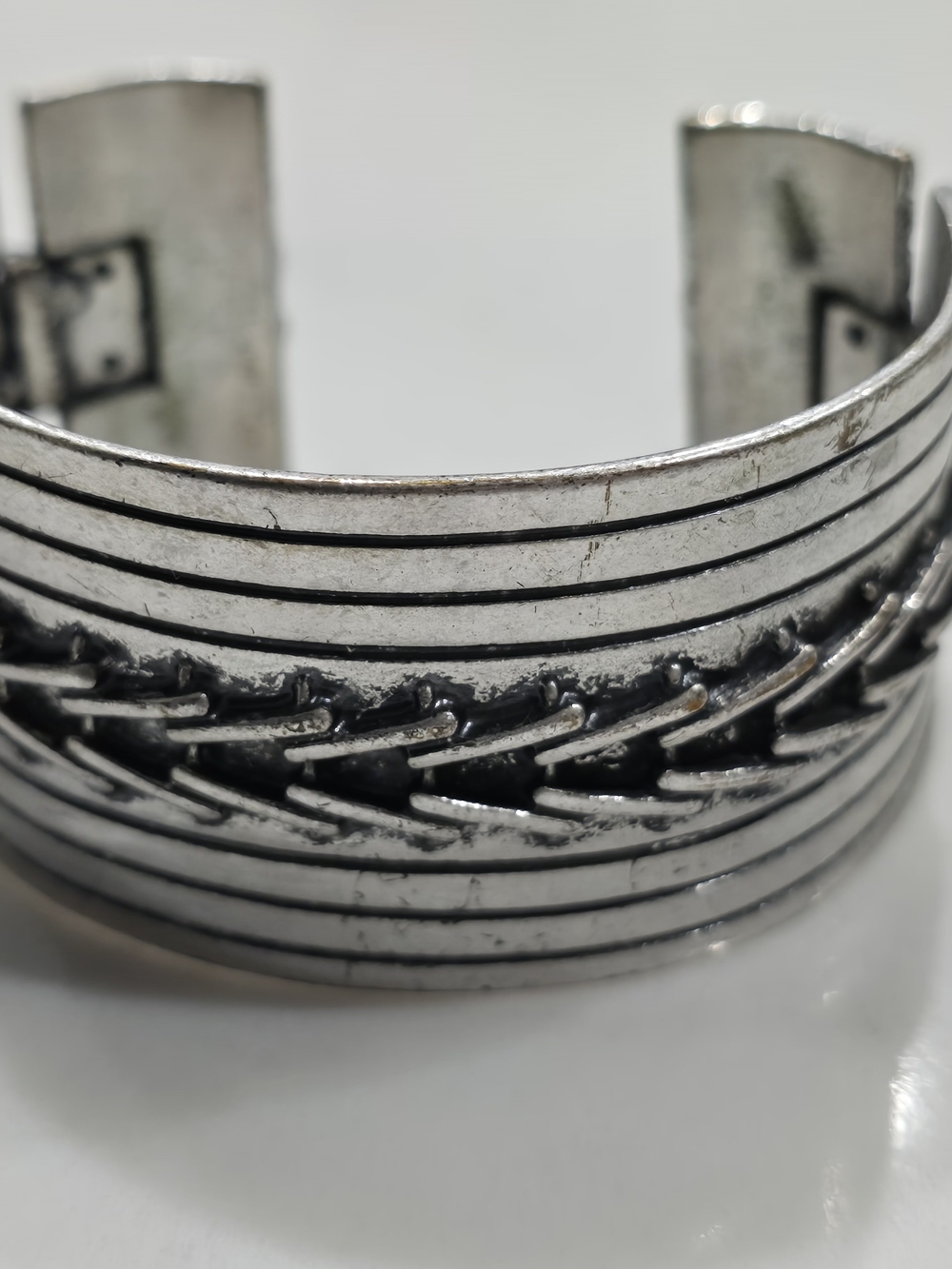 Vintage Boho Wide Silver Tone Hinged Cuff Bracelet Chevron Textured Clamp 1.5"